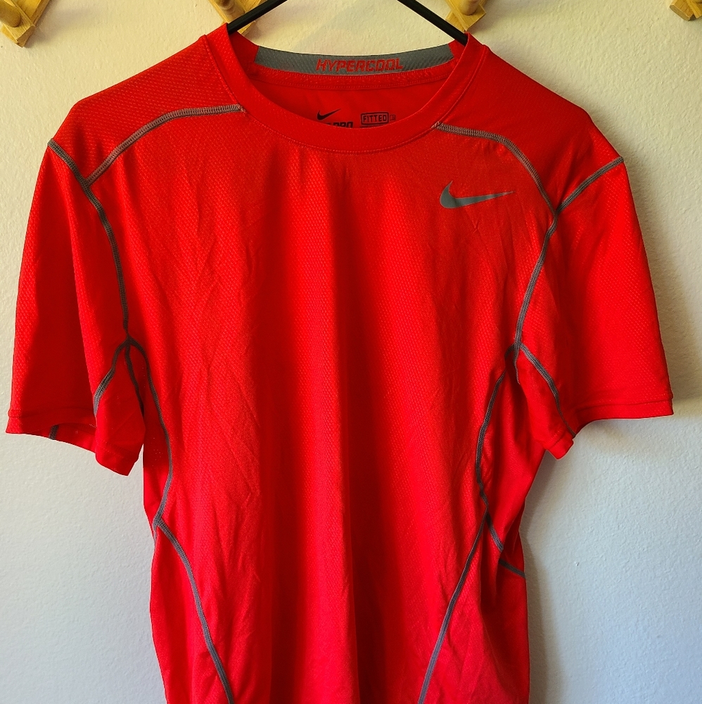 Nike Pro Hypercool Red